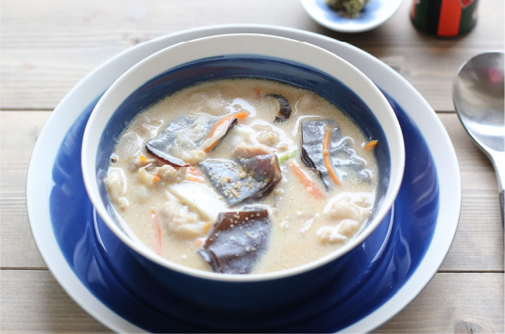 写真：豚ばらと超肉厚きくらげのコクまろ豆乳スープ